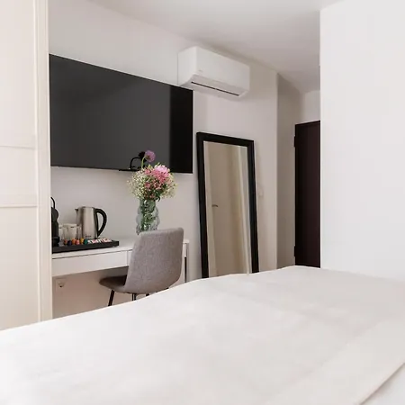 Barbara Iii - Exquisite 3* Zara